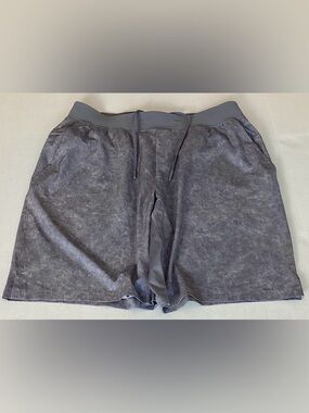 Lululemon THE Short 9” Unlined Men's Gravel Dust Gray Athletic Shorts Large